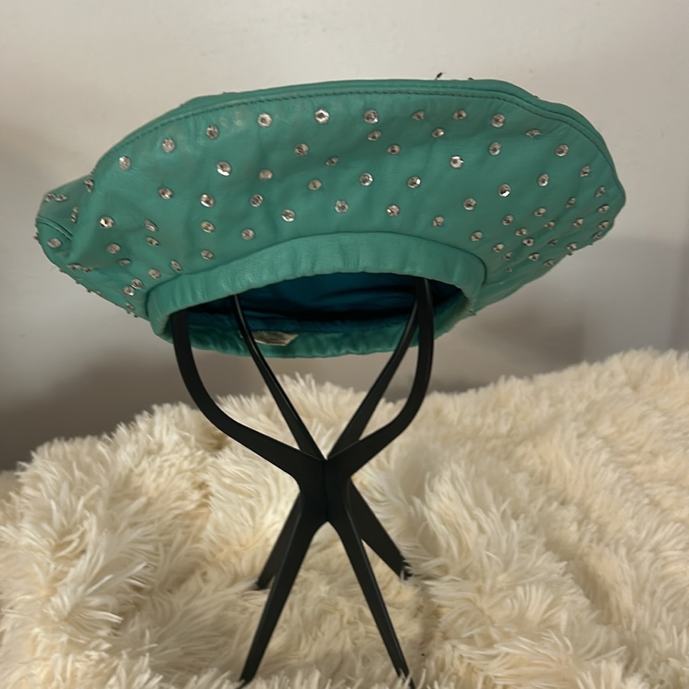 Sequin Beret.    OS